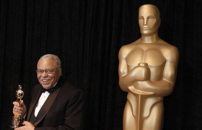 James
      Earl
      Jones,
      la
      voz
      de
      Darth
      Vader
      y
      El
      Rey
      León,
      muere
      a
      los
      93
      años
      –
      Mi
      Blog