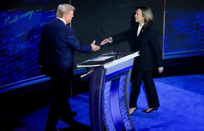 La
      mayoría
      de
      los
      observadores
      del
      debate
      dicen
      que
      Harris
      superó
      a
      Trump
      en
      el
      escenario