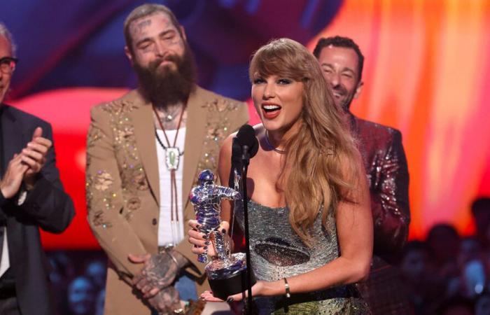 Taylor
      Swift
      rompe
      múltiples
      récords
      con
      su
      victoria
      en
      los
      MTV
      VMAs