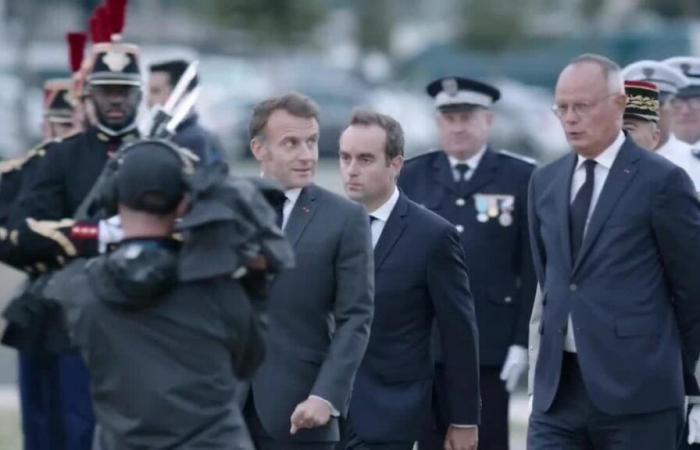 Macron
      en
      Le
      Havre
      en
      casa
      de
      Philippe,
      entre
      conmemoración
      y
      política