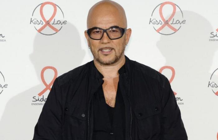 Pascal
      Obispo
      presenta
      un
      dueto
      con
      Carla
      Bruni
      y
      anuncia
      un
      nuevo
      álbum