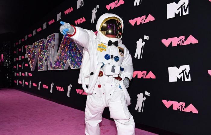 Mira
      la
      transmisión
      en
      vivo
      previa
      al
      show
      de
      los
      MTV
      VMAs
      2024