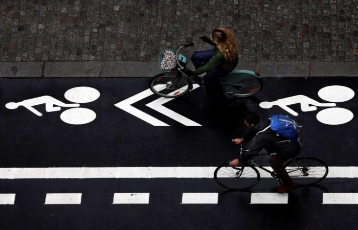 Las
      autoridades
      locales,
      acusadas
      de
      desvío
      financiero,
      deberían
      gastar
      aún
      más