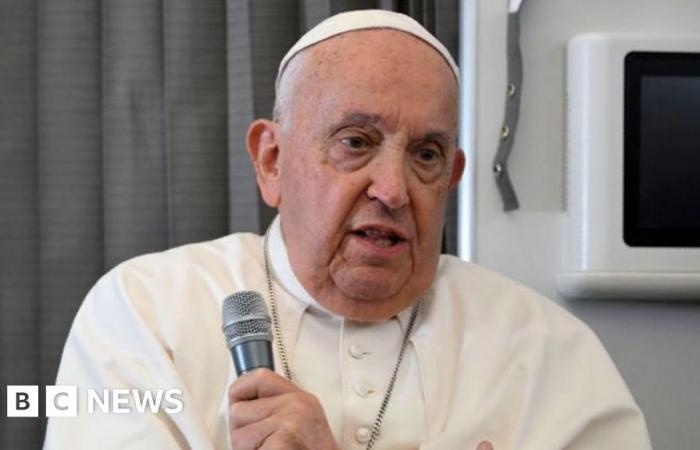 El
      Papa
      Francisco
      insta
      a
      los
      católicos
      a
      elegir
      el
      “mal
      menor”
      entre
      Trump
      y
      Harris