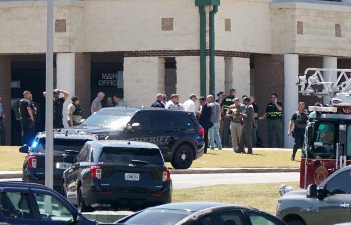 Se
      hacen
      públicas
      las
      llamadas
      al
      911
      del
      tiroteo
      en
      la
      escuela
      secundaria
      Apalachee:
      informes
      –
      Mi
      blog