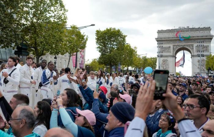 El
      desfile
      de
      los
      atletas,
      la
      “guinda
      del
      pastel”
      de
      los
      Juegos
      Olímpicos
      de
      París
      –
      Mi
      Blog