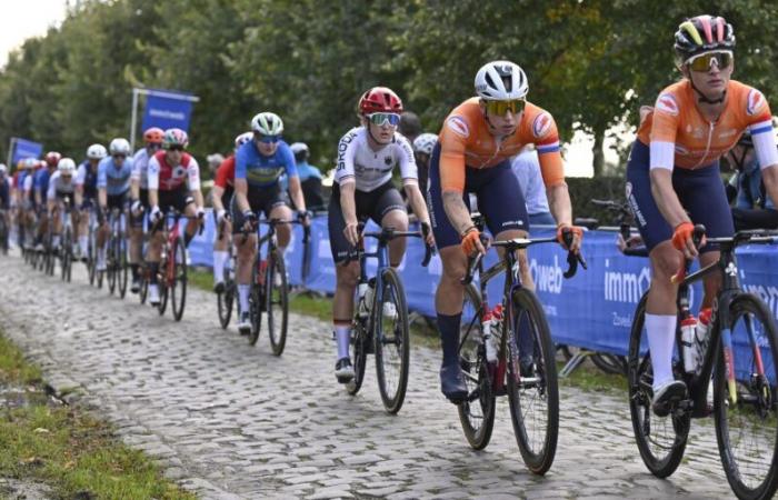 Blog
      en
      directo
      de
      la
      carrera
      en
      ruta
      femenina
      de
      élite:
      impresionantes
      goles
      de
      Wiebes
      en
      Hasselt