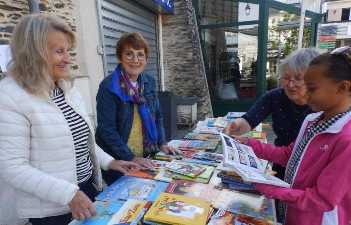 Candé.
      La
      venta
      del
      libro
      hizo
      feliz
      a
      la
      gente.