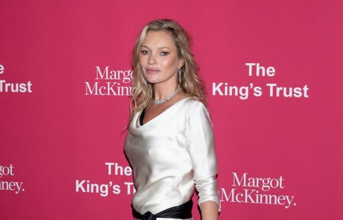 Kate
      Moss
      revela
      la
      pose
      que
      nunca
      ha
      podido
      hacer
      –
      Mi
      Blog