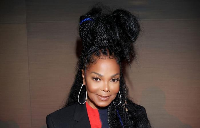 Janet
      Jackson
      hace
      confidencias
      poco
      comunes
      sobre
      su
      rol
      como
      madre