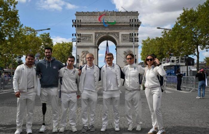 El
      gran
      desfile
      de
      los
      campeones
      olímpicos
      y
      paralímpicos
      en
      directo
      y
      en
      imágenes