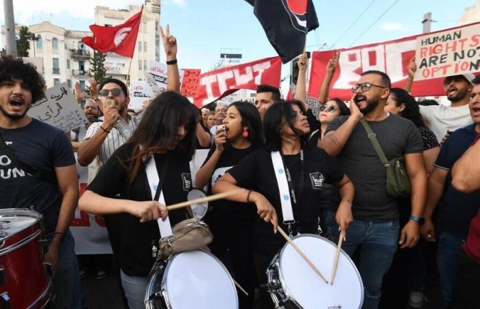 En
      Túnez,
      los
      primeros
      días
      de
      la
      campaña
      electoral
      presidencial