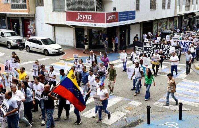 París
      aconseja
      a
      los
      franceses
      evitar
      Venezuela