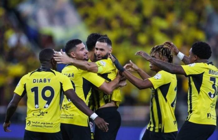 Al-Ittihad
      golea
      al
      Al-Wehda
      por
      7-1
      en
      un
      histórico
      derbi
      antes
      del
      choque
      con
      Al-Hilal