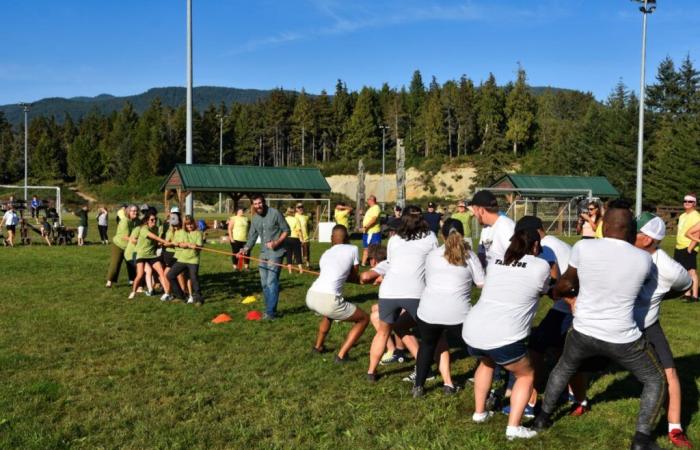 La
      nación
      Shíshálh
      acoge
      un
      evento
      deportivo
      intergubernamental