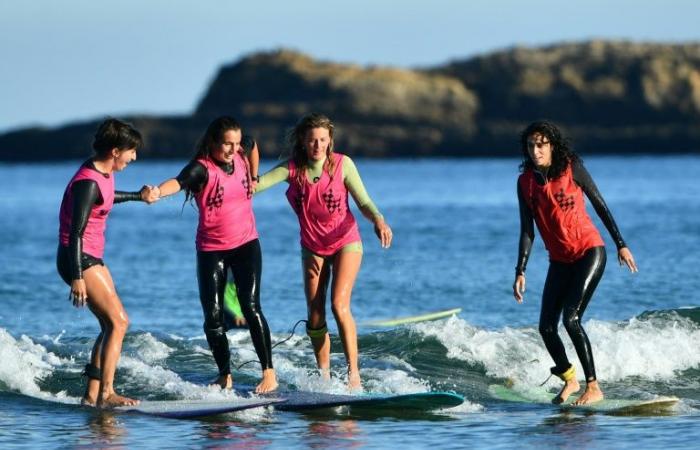 Un
      festival
      para
      cambiar
      el
      lugar
      de
      las
      mujeres
      y
      las
      minorías
      en
      el
      surf