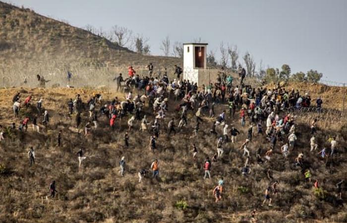 Cientos
      de
      migrantes
      no
      pueden
      llegar
      al
      enclave
      español
      de
      Ceuta
      –
      Mi
      Blog