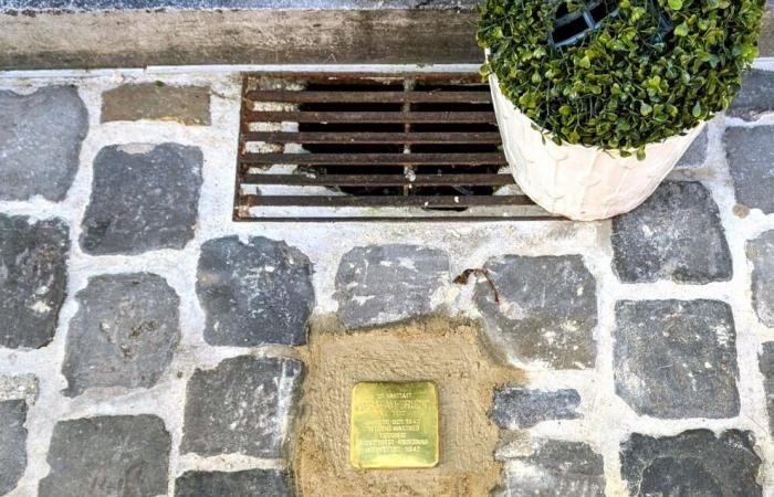 Lille. Adoquines colocados durante todo el mes de septiembre en memoria de las víctimas de la redada de 1942