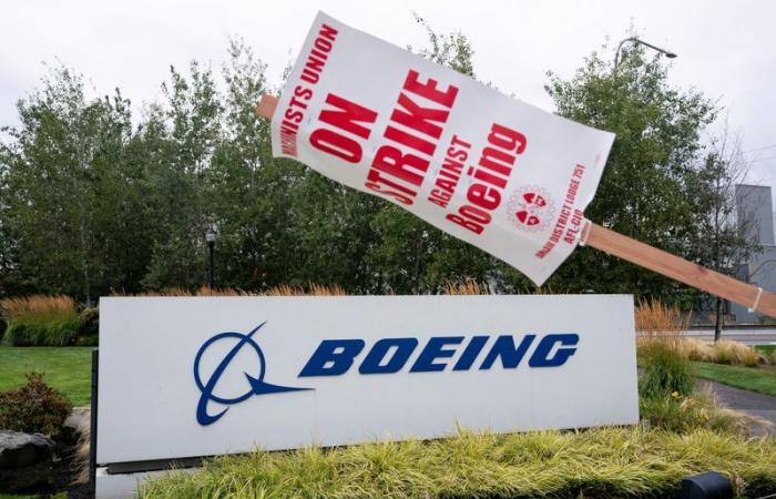 Se espera que los negociadores de Boeing y el sindicato reanuden las conversaciones el miércoles