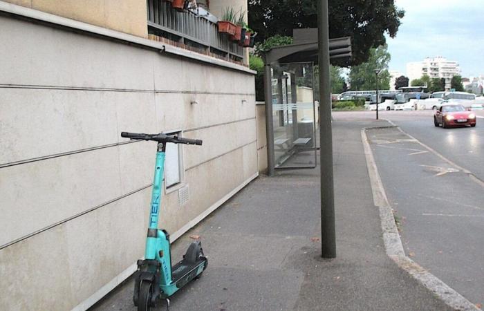 A pesar de la incivilidad, las bicicletas y patinetes de autoservicio han conquistado esta aglomeración