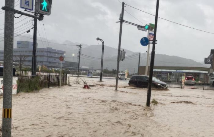 Más de 60.000 evacuados por inundaciones