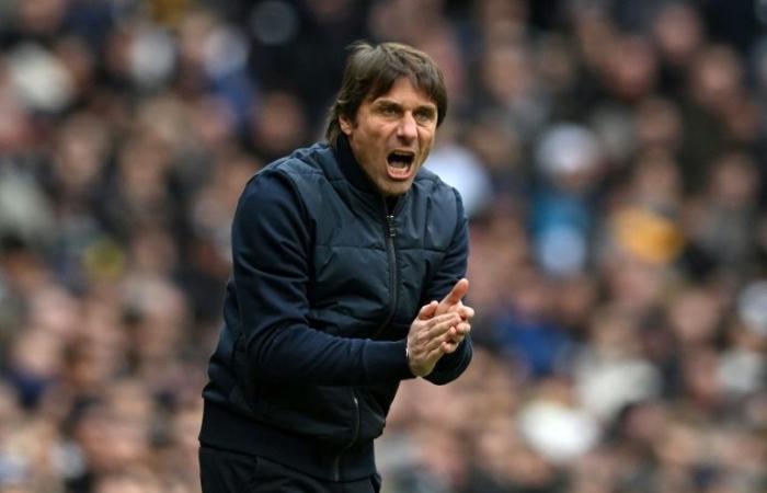 Antonio Conte del Nápoles se enfrenta a la Juventus, el equipo del coco