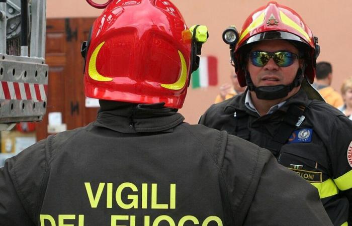 Dos niños, un hermano y una hermana, murieron en el derrumbe de un edificio cerca de Nápoles