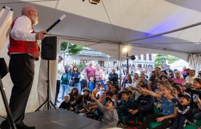 Magos de todo el mundo sorprendieron a los curiosos durante el 13° Festival de Magia de Quebec