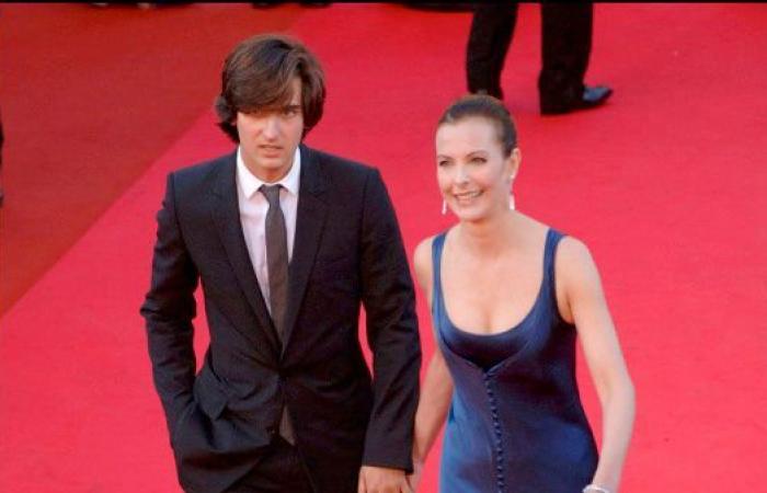 Carole Bouquet habla de la educación poco convencional que dio a sus hijos a su pesar