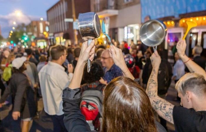 Una manifestación ruidosa –y musical– contra el cierre del cabaret La Tulipe