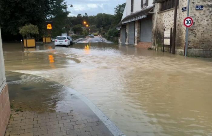 Niveles récord de lluvias e inundaciones en Pommeuse