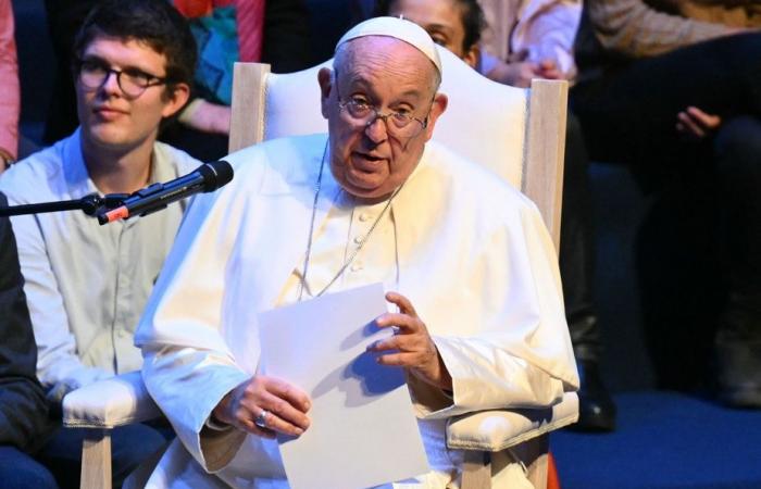 El Papa cuestiona sobre el lugar de la mujer en la Iglesia