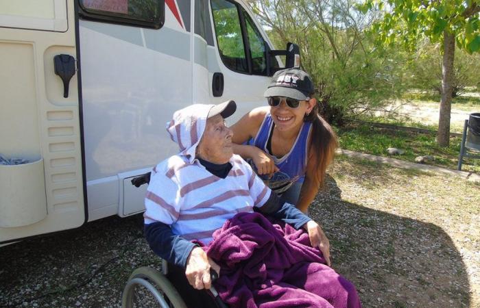 Viaje por carretera en furgoneta camper con su abuela centenaria, después del libro, próximamente la película