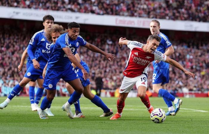 El Arsenal lucha antes de recibir al PSG