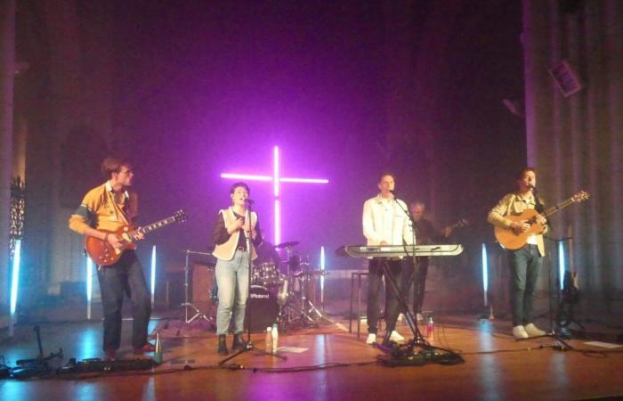 VIDEO. Sarthe. ¡En concierto en la iglesia, este grupo de rock hizo cantar y bailar!