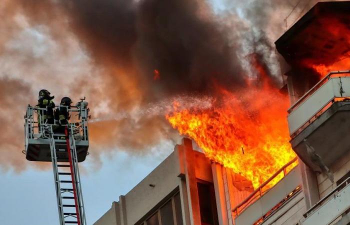 Un sirio arrestado después de que se produjeran incendios que hirieran a más de 30 personas