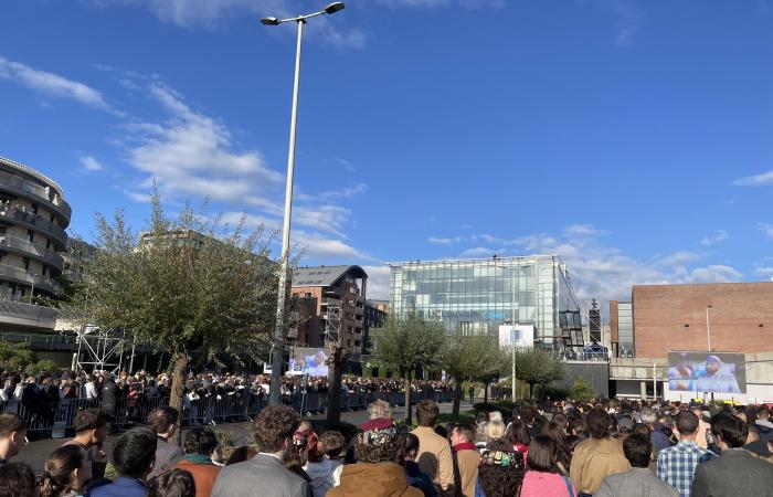 El Papa se encuentra con una universidad atípica