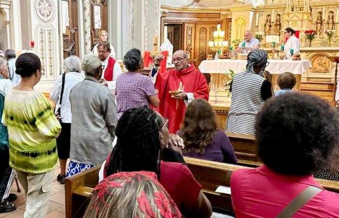 Capilla llena para los muertos no reclamados