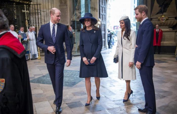 este papel que jugó la reina Isabel II en la pelea entre los dos hermanos