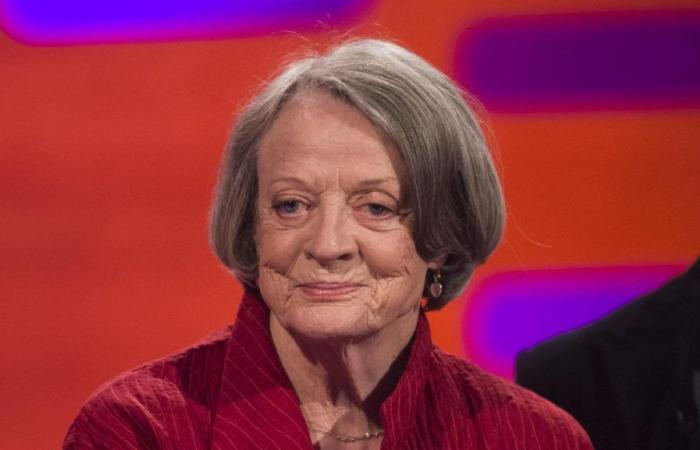 El rey Carlos III rinde homenaje a la actriz Maggie Smith