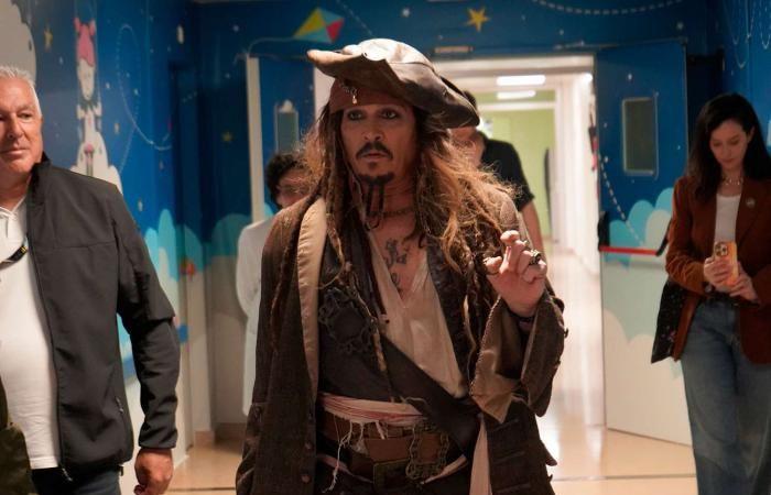 Johnny Depp vuelve a ser Jack Sparrow por una buena causa