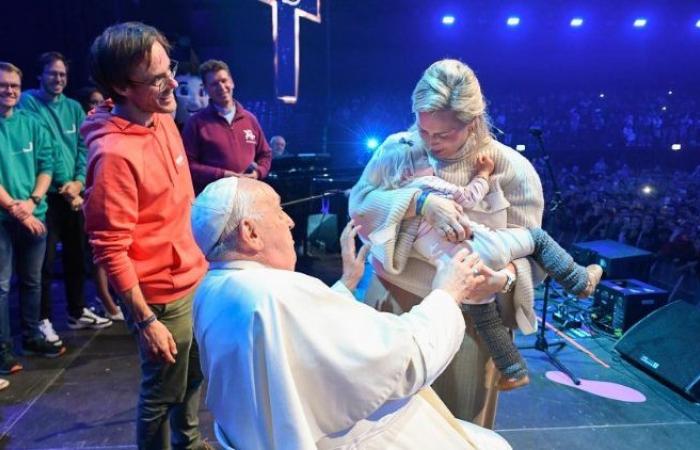 Francisco a 6.000 jóvenes reunidos en vigilia: “¡Hagan ruido!”