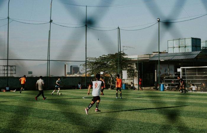 Estalla una pelea en medio de un partido de fútbol para su primer encuentro.