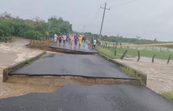 ¡El ciclón tropical John causó inundaciones catastróficas en la vulnerable región de Acapulco, México!