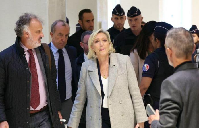 Marine Le Pen “muy serena” antes del inicio de su juicio y el del RN