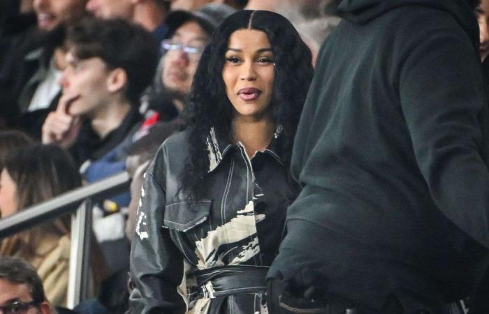 Cardi B asiste a un partido del PSG y lamenta no estar entre los ultras