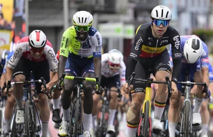 Arnaud De Lie gana Binche-Chimay-Binche por delante de Biniam Girmay