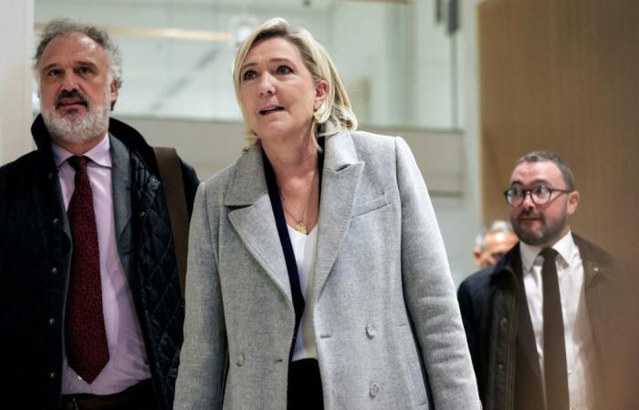 En el tribunal, el comentario de Marine Le Pen a los periodistas no pasó desapercibido.