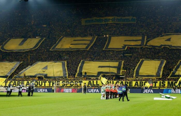 Impresionante tifo anti-UEFA en Dortmund en la Champions League