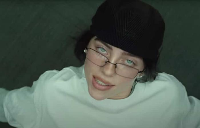 Claudia Bouvette descubre que el nuevo vídeo musical de Billie Eilish se parece extrañamente al suyo